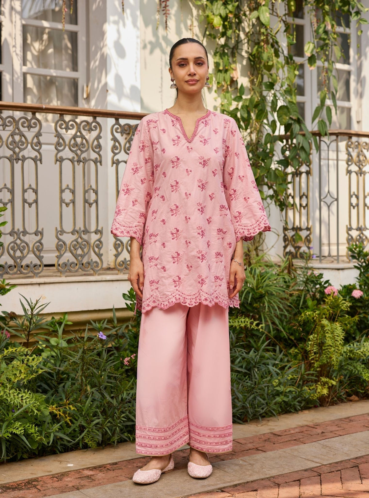 Ishita Pink Printed Cotton Suit Set